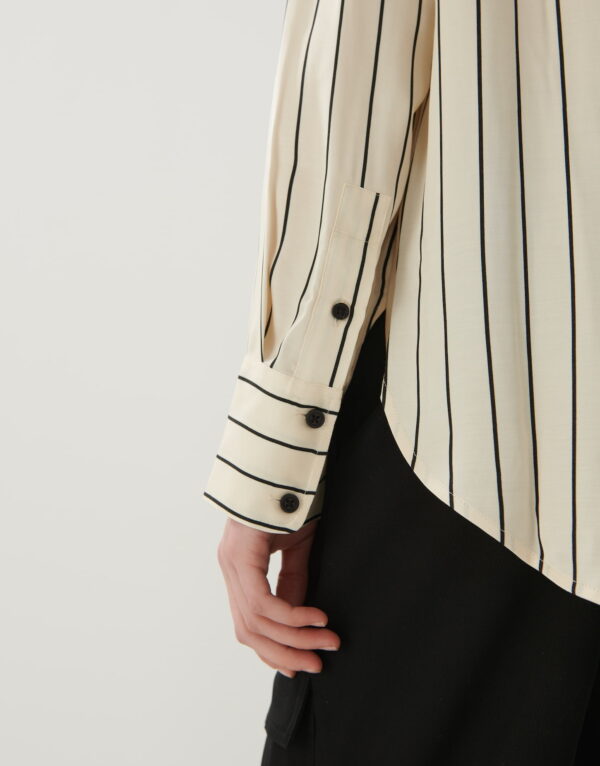 beige_stripe-blouse_ladies_zisabel-bold_someday_detail-1