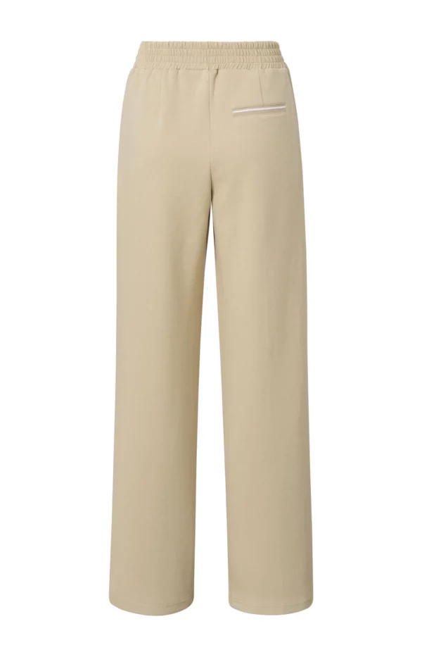 jersey-wide-leg-trousers-with-elastic-waist-and-seam-details-white-pepper-beige_7a250532-d748-4b16-80ad-9a302ea225ea_1440x