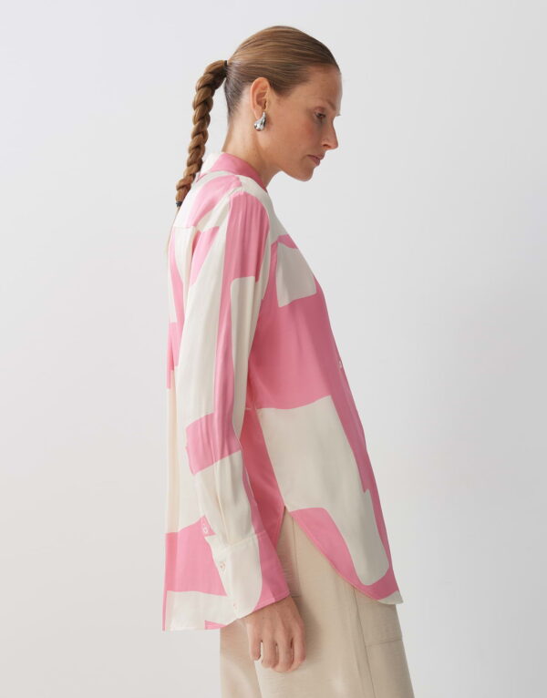 pink_oversized-blouse_ladies_zisabel-motion_someday_side