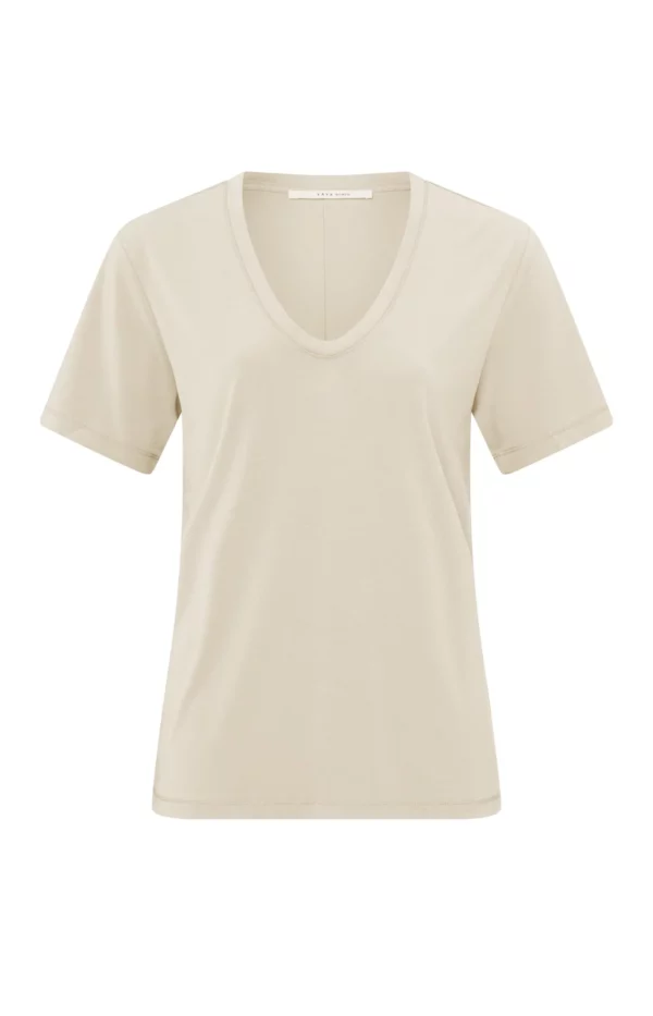 t-shirt-with-rounded-v-neck-and-short-sleeves-in-regular-fit-summer-sand_45fd0c3a-b6b9-4317-ac4d-704546c7d8ef_1440x